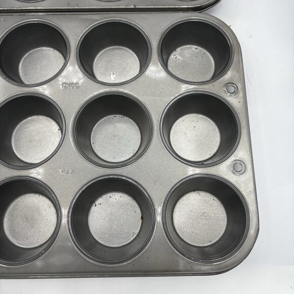 Ekco‎ Muffin Pans Lot of 2 Regular Size Cupcake Mold 12 Hole Slot Each USA - Picture 5 of 12